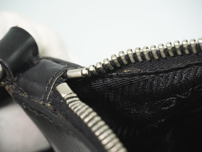 Prada Zip Messenger - Brandsamsara