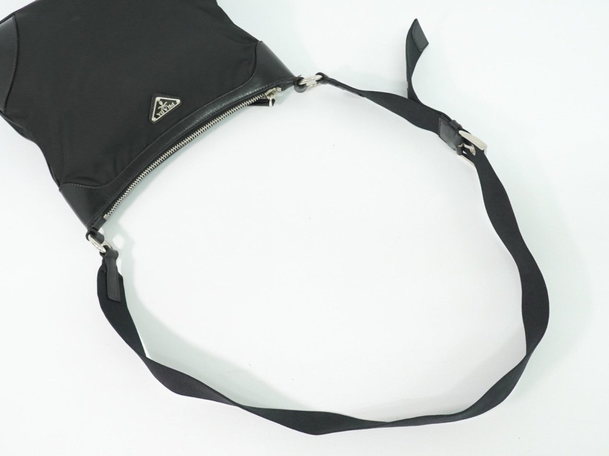 Prada Zip Messenger - Brandsamsara