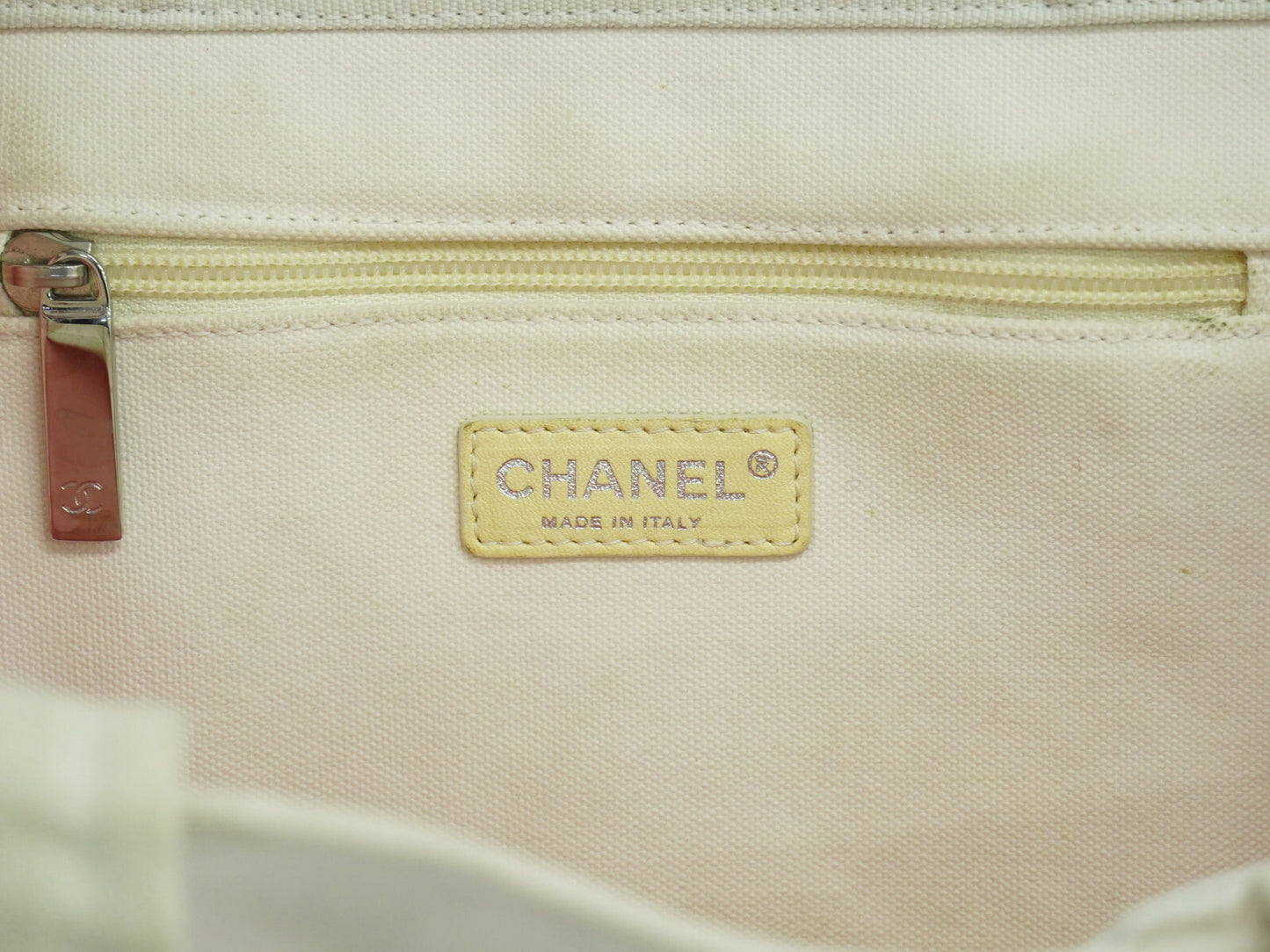 Chanel Cruise Tote Printed Canvas, WHITE, CANVAS, Tote bag