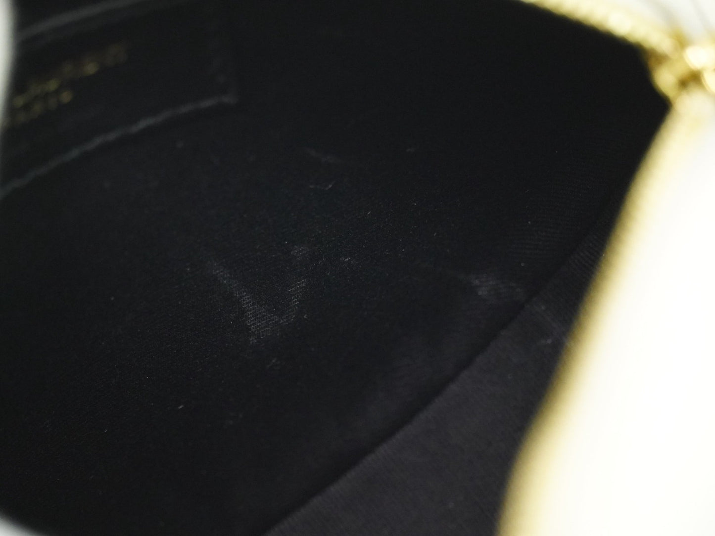 Saint Laurent Vinyle Round Camera Bag Matelasse Chevron Leather, WHITE, LEATHER, Crossbody bag