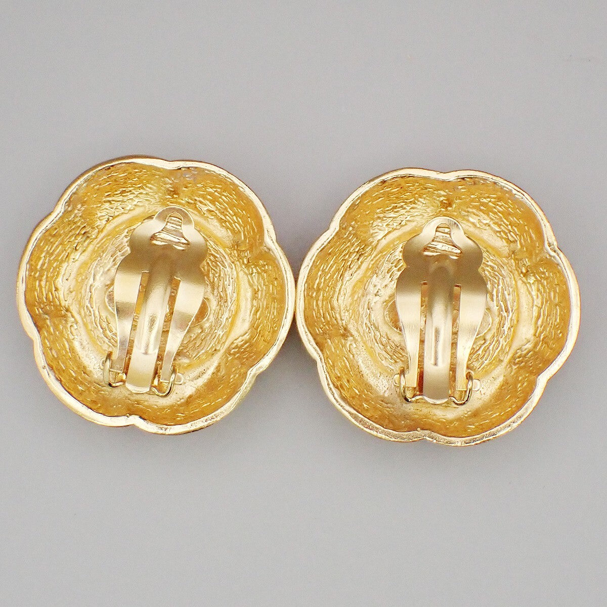 Chanel Vintage CC Flower Clip-On Earrings imitation pearls in gold plated, GOLD, GOLD_PLATED, Earrings