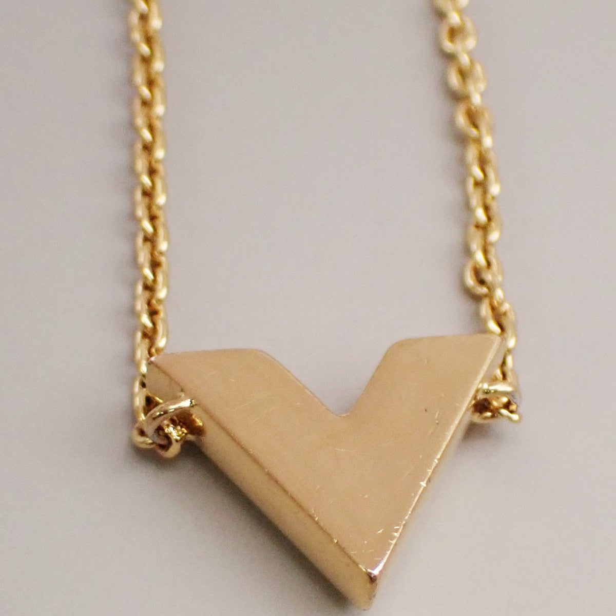 Louis Vuitton Essential V Bracelet Metal, GOLD, GOLD_PLATED, Bracelet