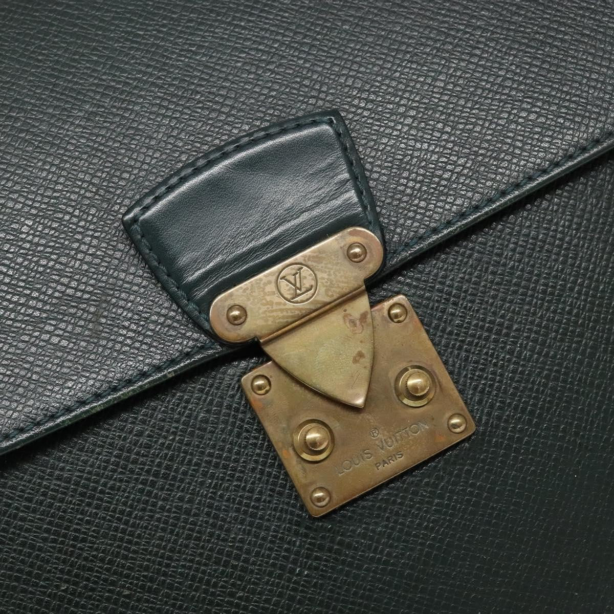 Louis Vuitton Kourad Pouch Taiga, GREEN, LEATHER, Clutche & pouche