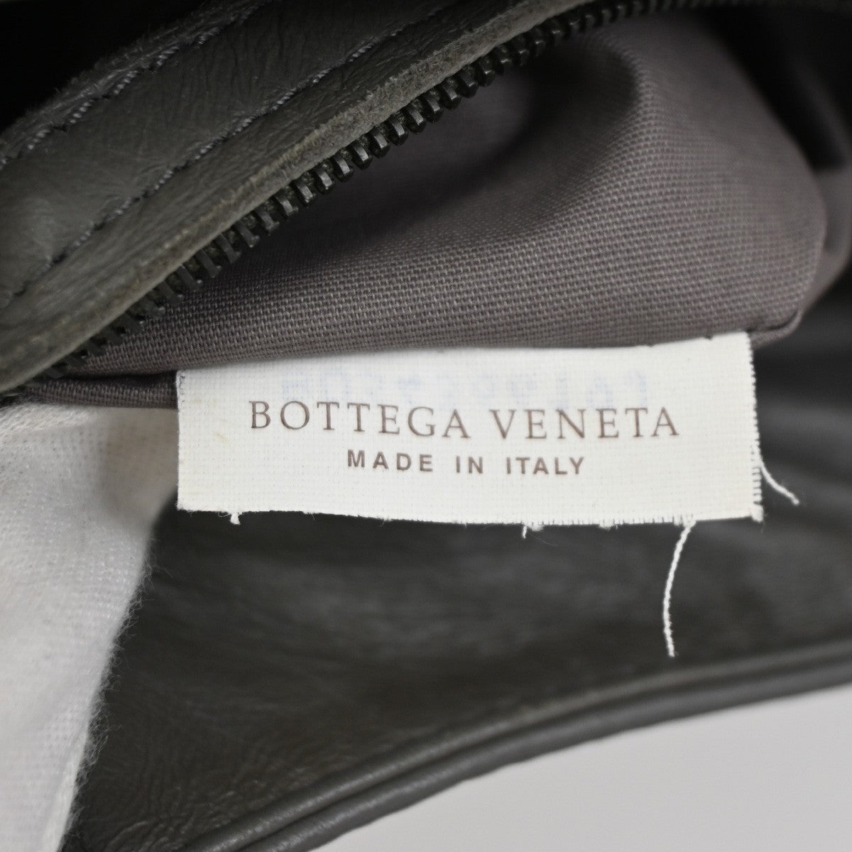 Bottega Veneta Flat Messenger Bag Intrecciato Nappa, GRAY, LEATHER, Shoulder bag