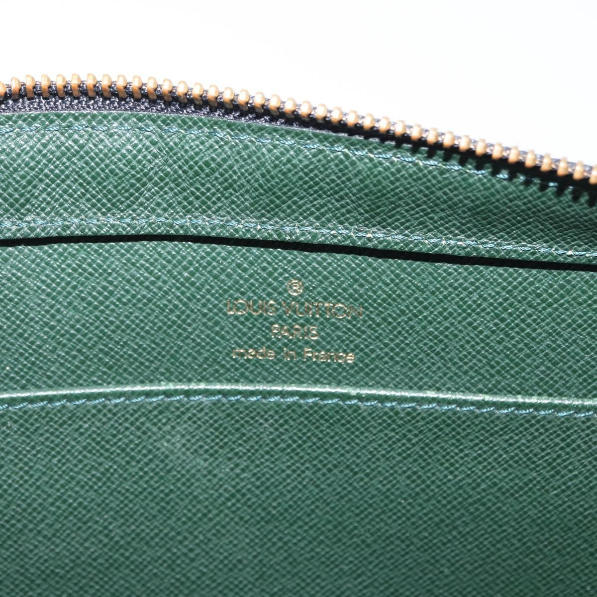 Louis Vuitton Pochette Baikal Clutch Taiga Leather, GREEN, LEATHER, Clutche & pouche
