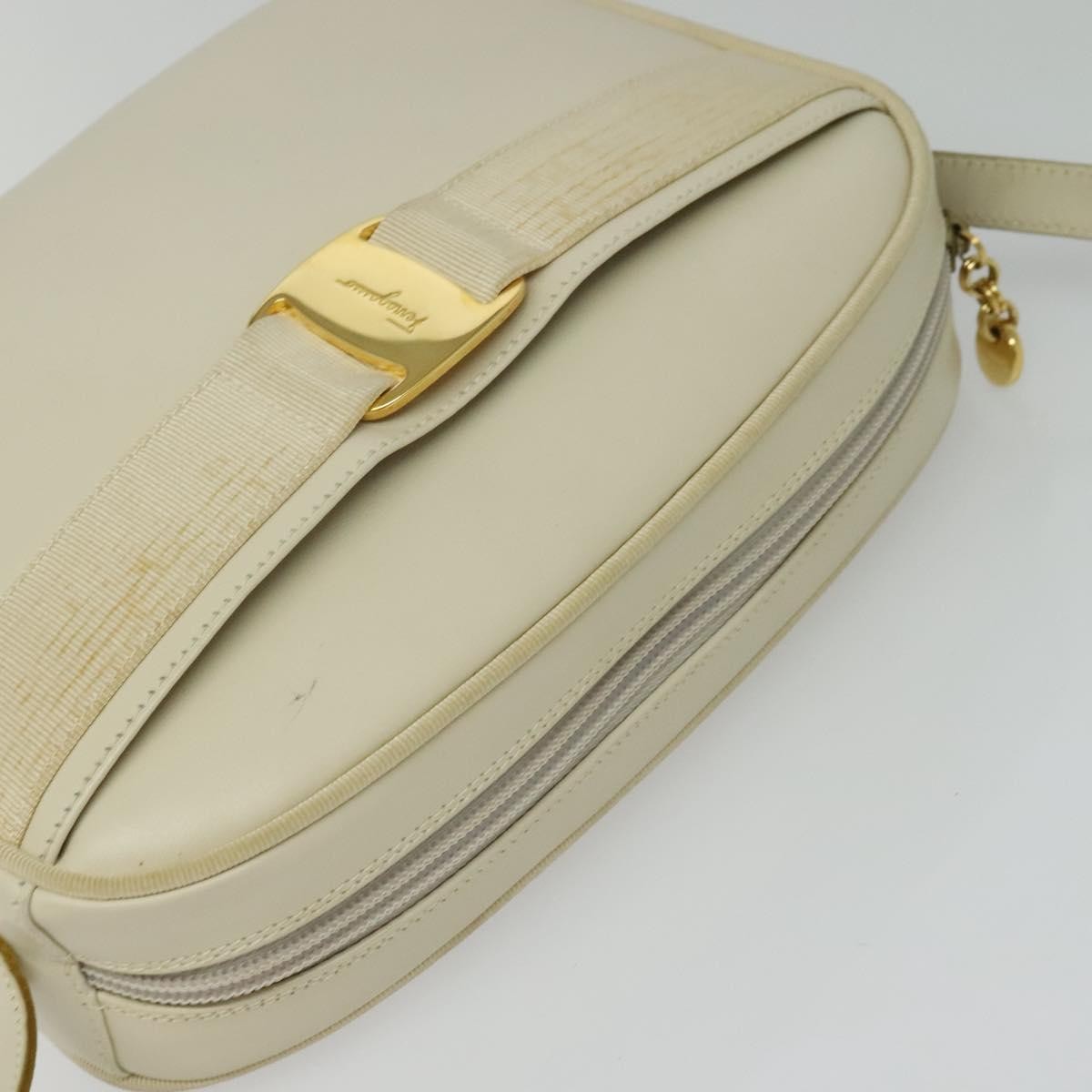 Salvatore Ferragamo Vala Shoulder Bag Leather, WHITE, LEATHER, Shoulder bag