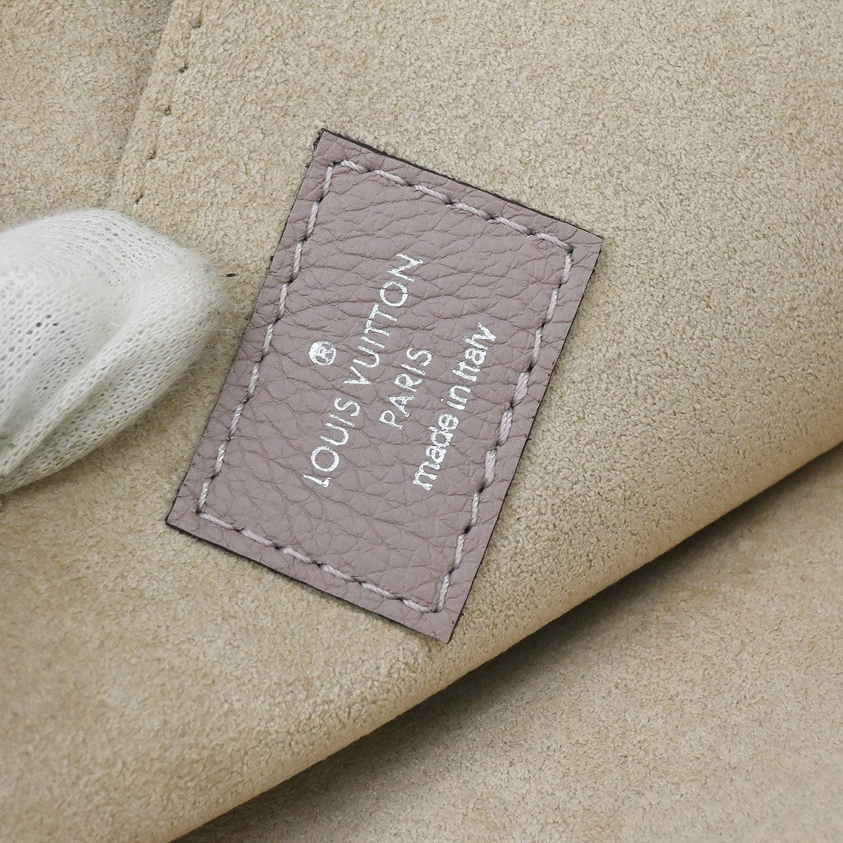Louis Vuitton Zip Around Pochette Jour Leather, Beige, Leather, Clutch