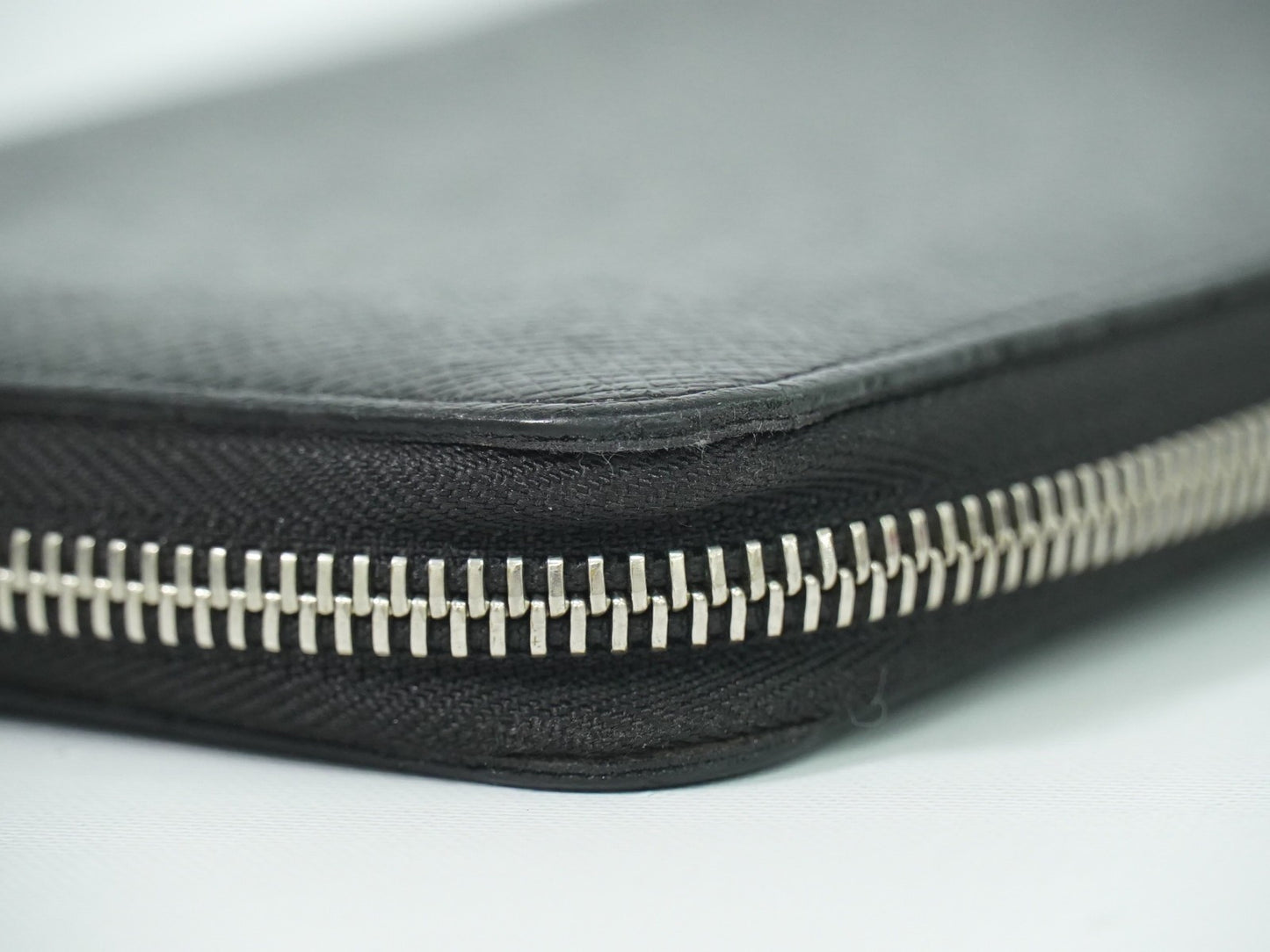 Louis Vuitton Zippy Organizer Taiga Leather, BLACK, LEATHER, Wallets