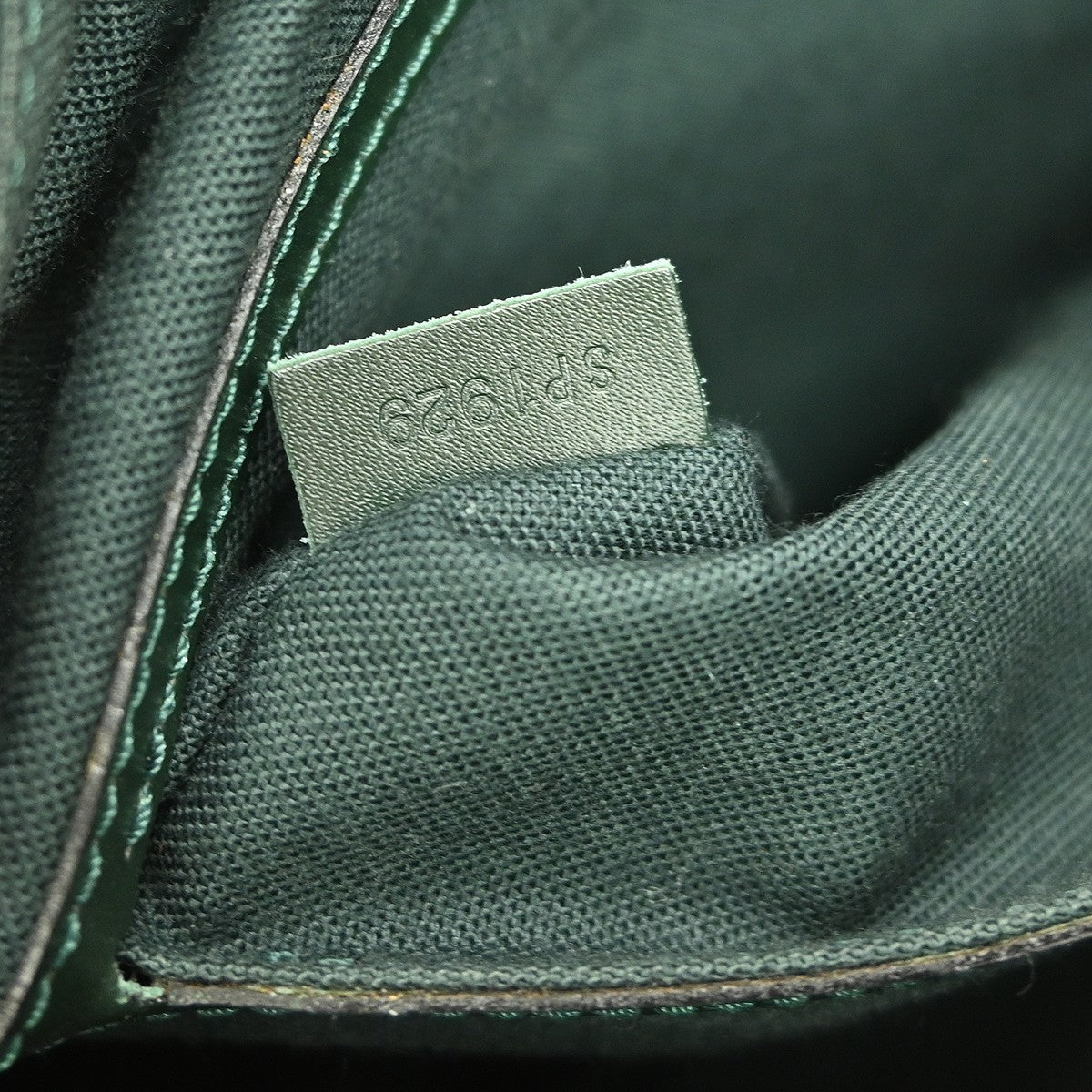 Louis Vuitton Reporter Bag Taiga Leather, GREEN, LEATHER, Shoulder bag