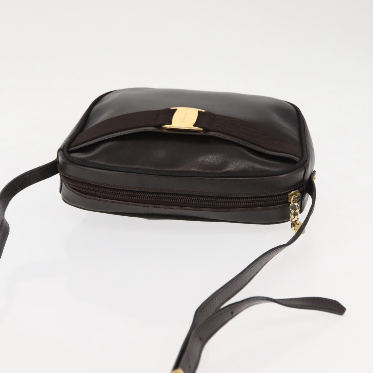 Salvatore Ferragamo Vara Bow camera Shoulder Bag Leather, BROWN, LEATHER, Shoulder bag