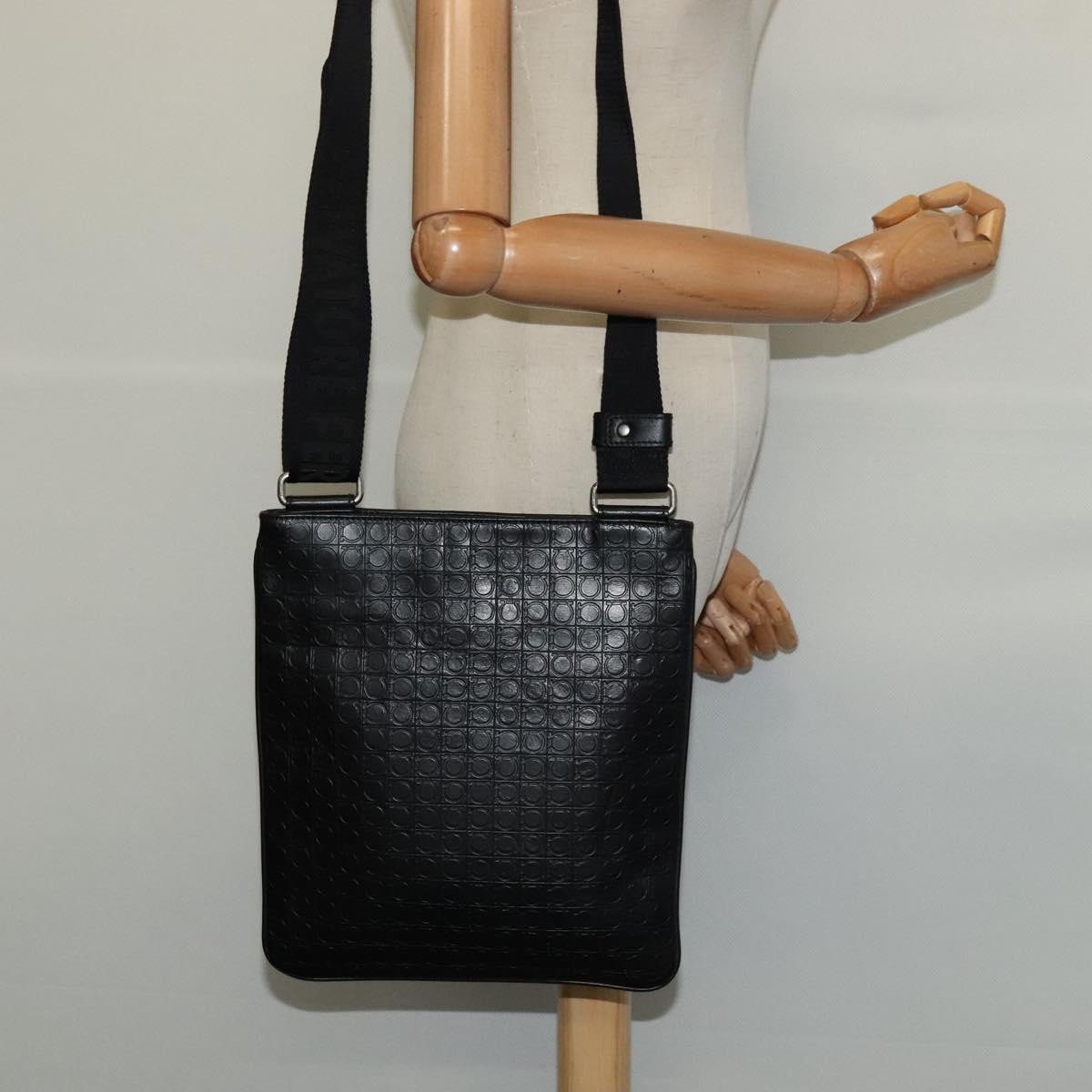 Salvatore Ferragamo Gancini Shoulder Bag Leather, BLACK, LEATHER, Shoulder bag
