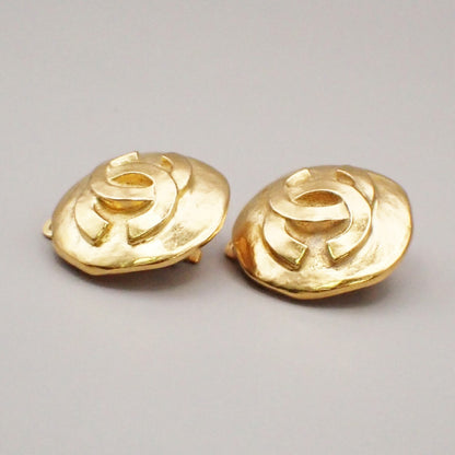 Chanel Vintage CC Round Clip-On Earrings Metal, GOLD, GOLD_PLATED, Earrings