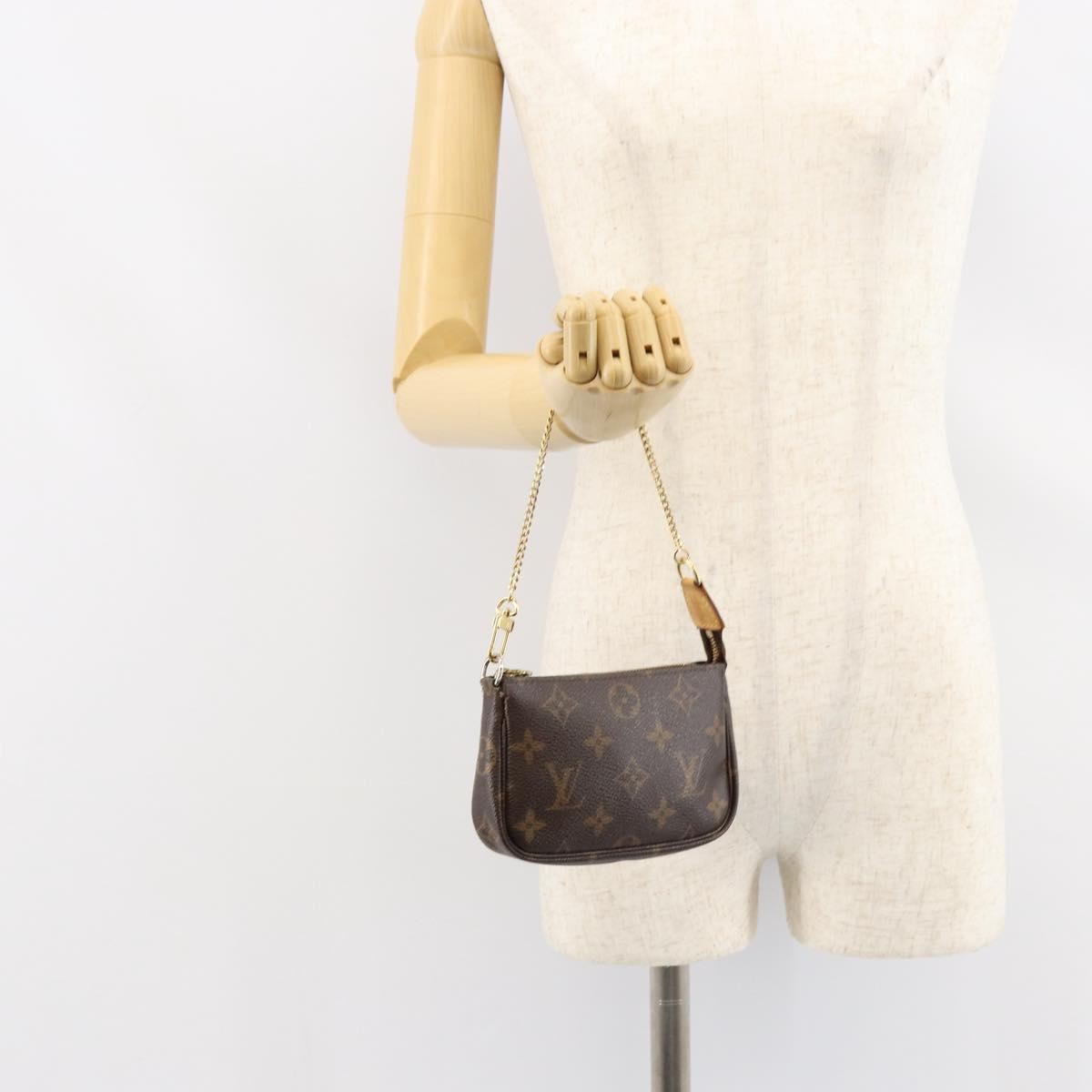 Louis Vuitton Pochette Accessoires Monogram Canvas, BROWN, CANVAS, Clutche & pouche