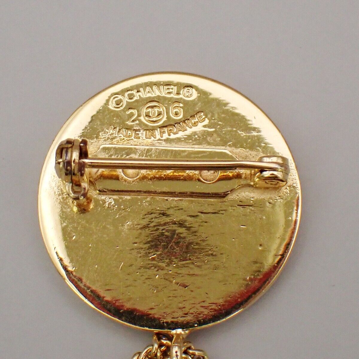 Chanel Vintage Medallion Flap Bag Brooch Metal, GOLD, GOLD_PLATED, Brooch