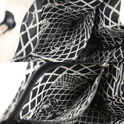 Chanel Essential 31 Rue Cambon Shopping Tote Leather, WHITE, LEATHER, Tote bag