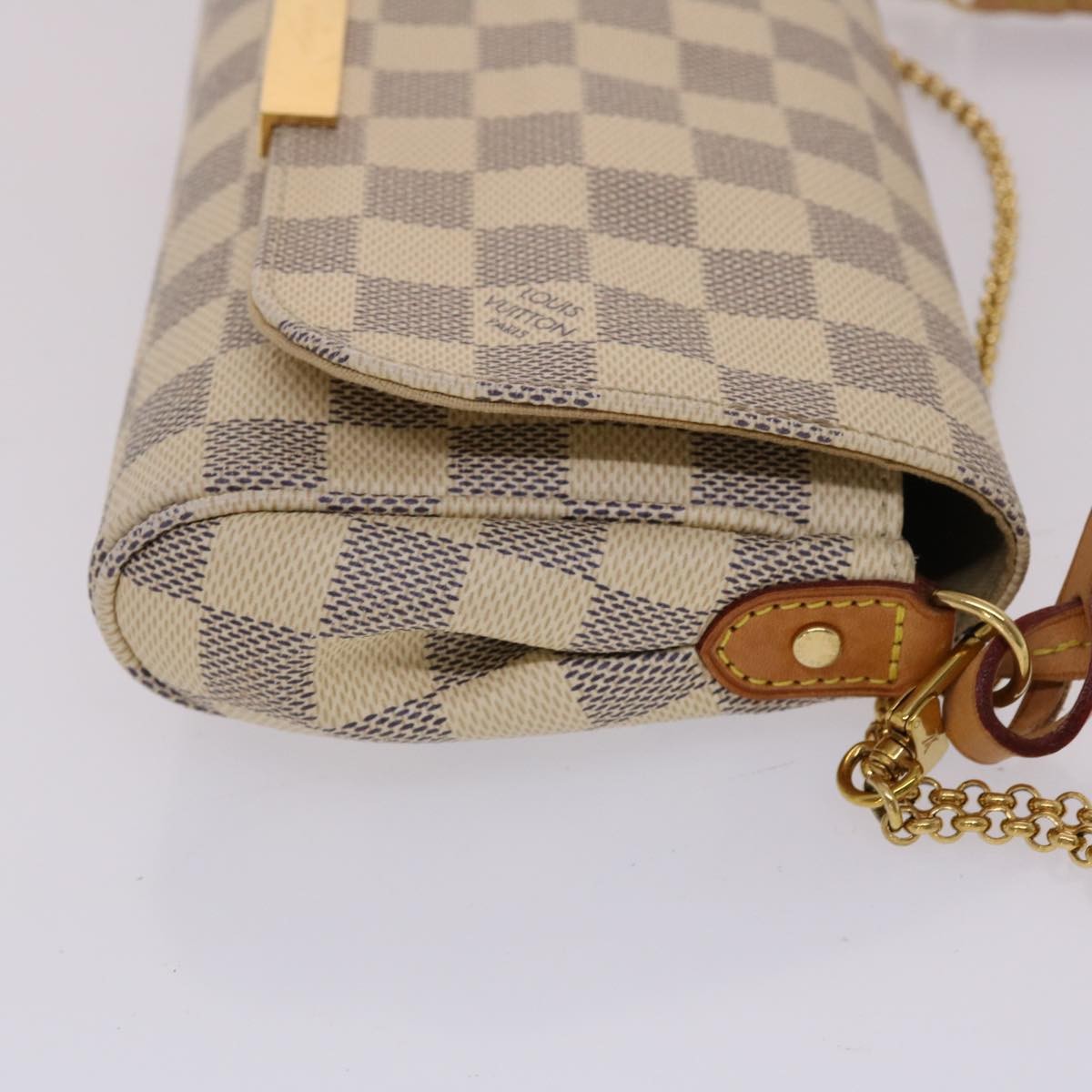 Louis Vuitton Favorite Handbag Damier, White, Canvas, Clutch