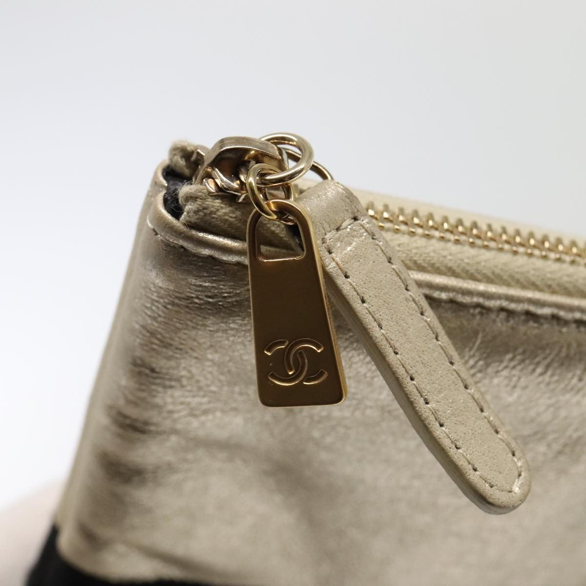 Chanel Pearl O Case Clutch Quilted Lambskin and Calfskin, BLACK, LEATHER, Clutche & pouche