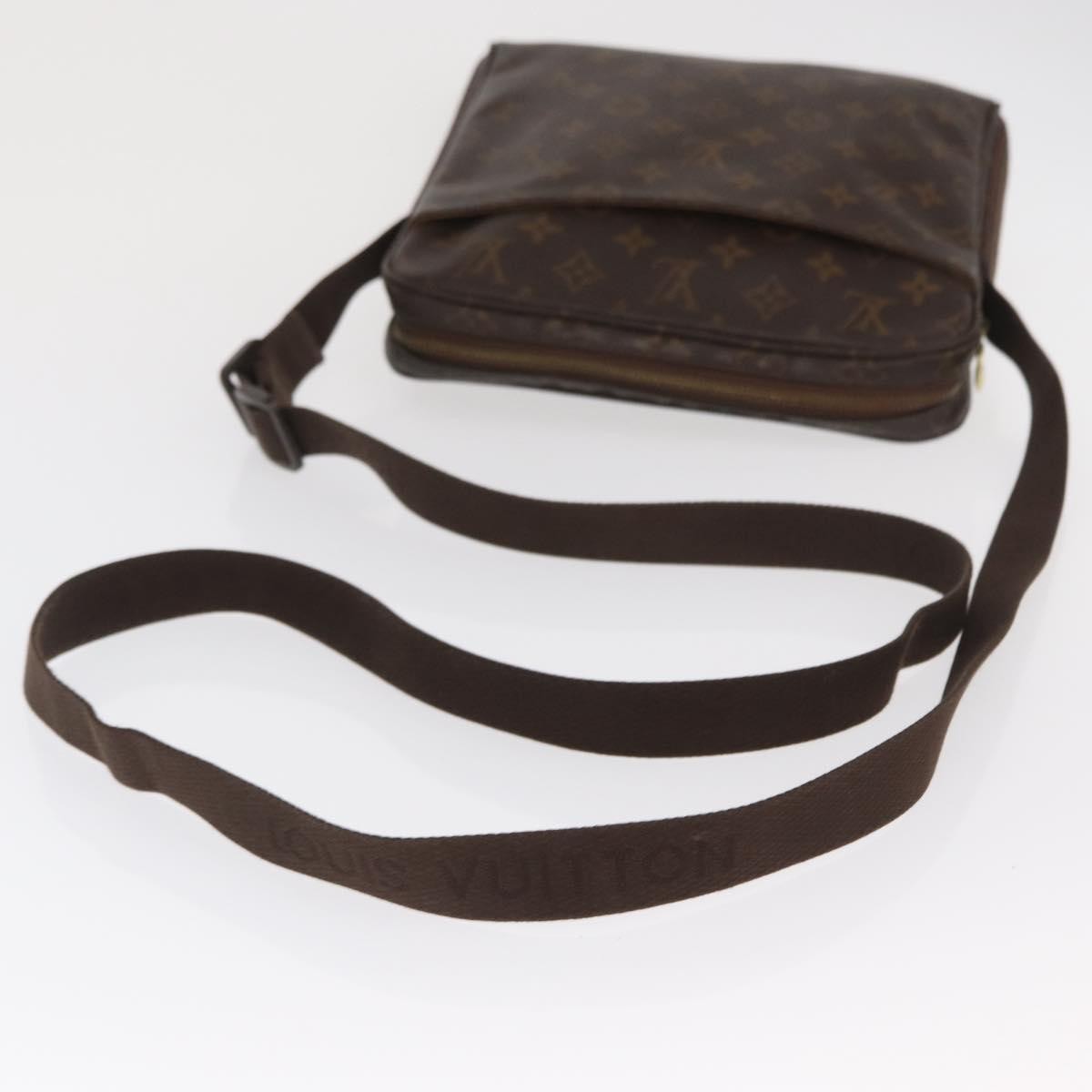Louis Vuitton Trotteur Beaubourg Handbag Monogram Canvas, BROWN, CANVAS, Shoulder bag