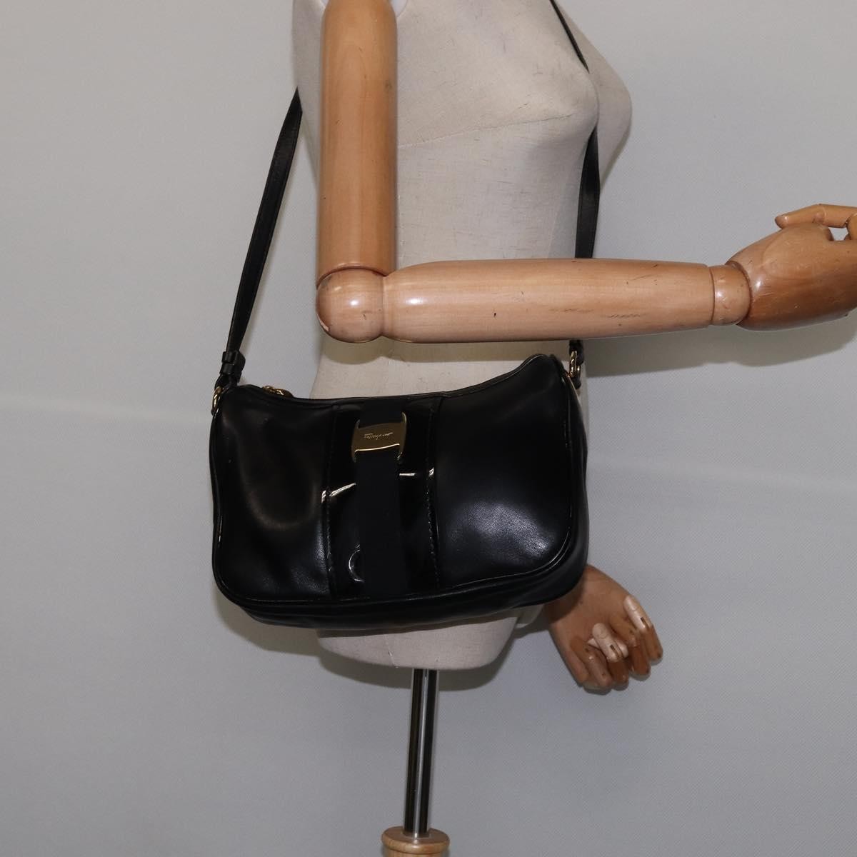 Salvatore Ferragamo Vala Shoulder Bag Leather, BLACK, LEATHER, Shoulder bag