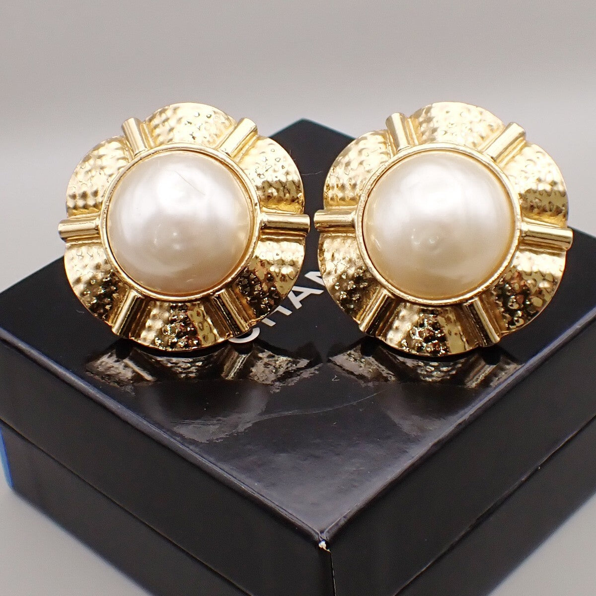 Chanel Vintage Clip-On Earrings Metal with Faux Pearl, Gold, Gold Plated, Earrings