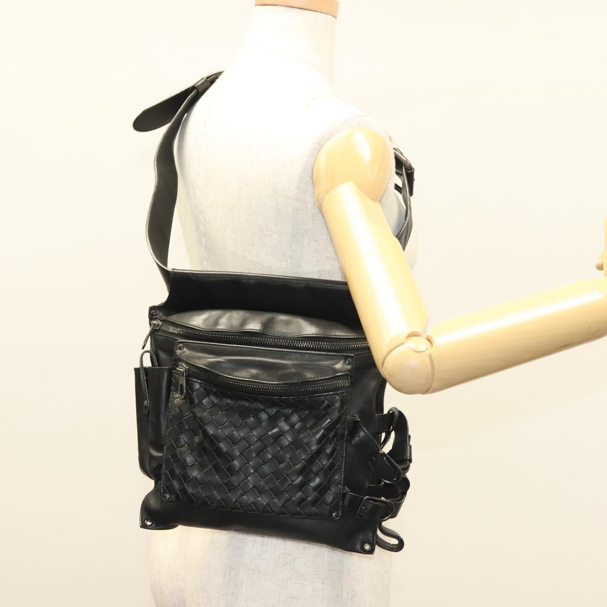 Bottega Veneta Utility Waist Bag Leather with Intrecciato, BLACK, LEATHER, Travel bag