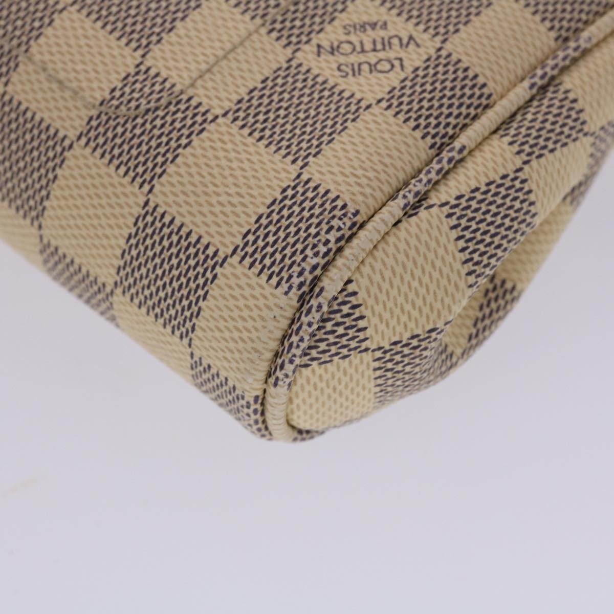 Louis Vuitton Favorite Handbag Damier, White, Canvas, Clutch