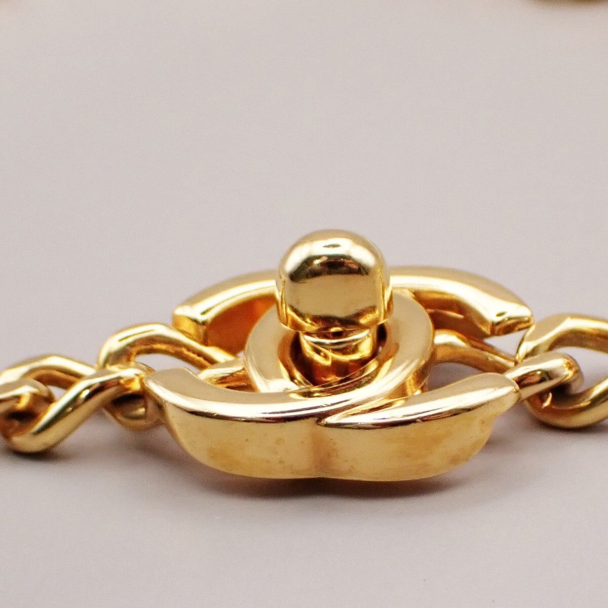 Chanel Vintage Turnlock Reissue Chain Necklace Metal, Gold, Gold Plated, Necklace