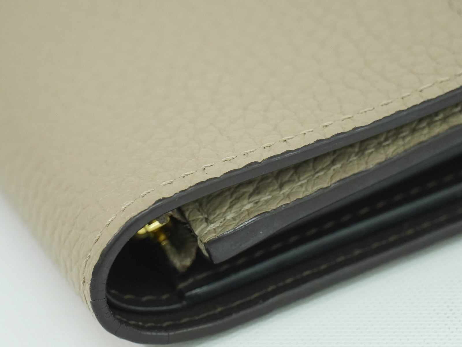 Louis Vuitton Capucines Compact wallet Leather, BEIGE, LEATHER, Wallets