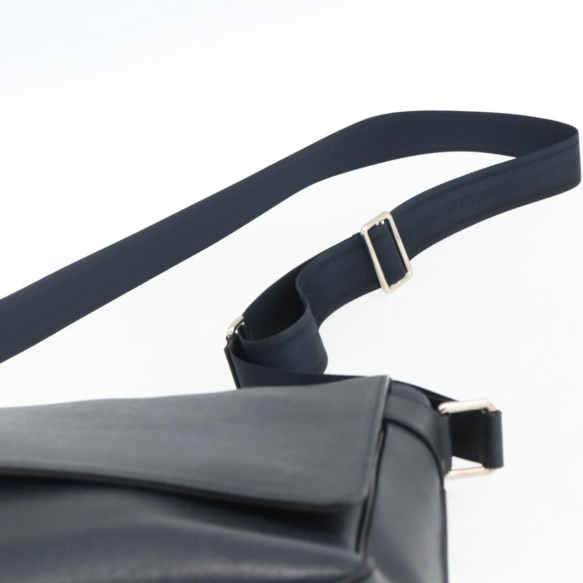 Louis Vuitton Roman Handbag Taiga Leather, NAVY, LEATHER, Shoulder bag