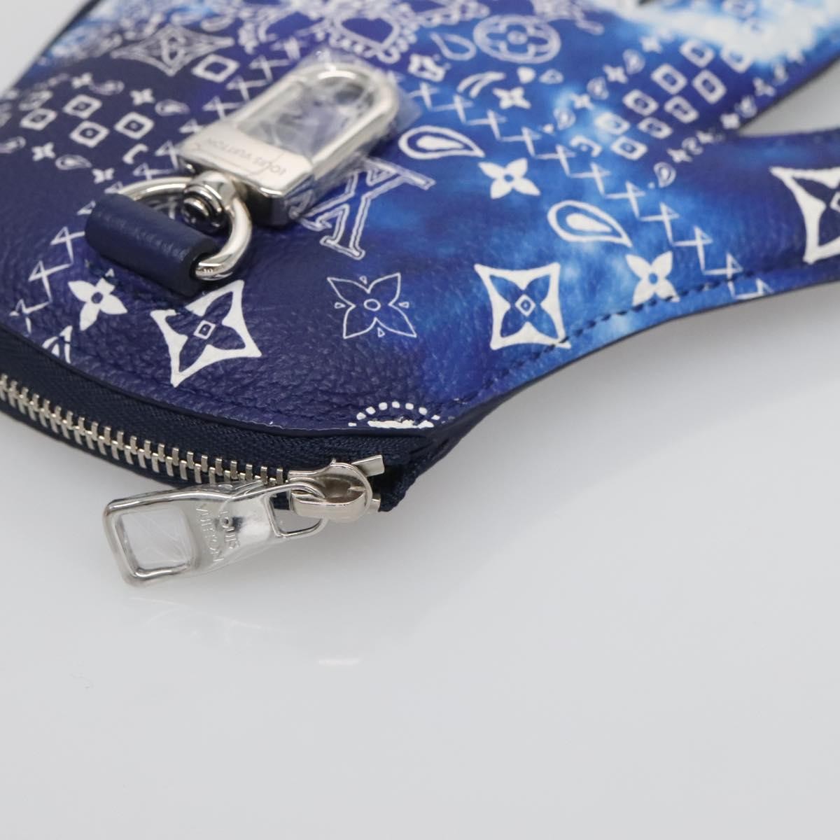 Louis Vuitton Key Pouch Bandana Monogram, BLUE, CANVAS, Wallets