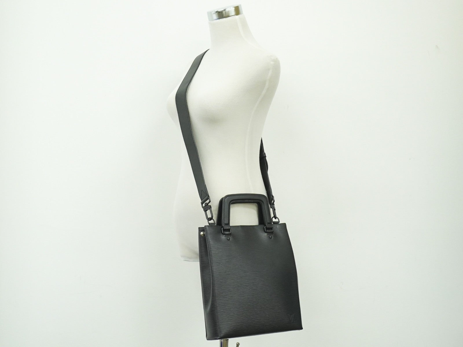 Louis Vuitton Sac Plat Fold Bag Epi Leather, BLACK, LEATHER, Handbag