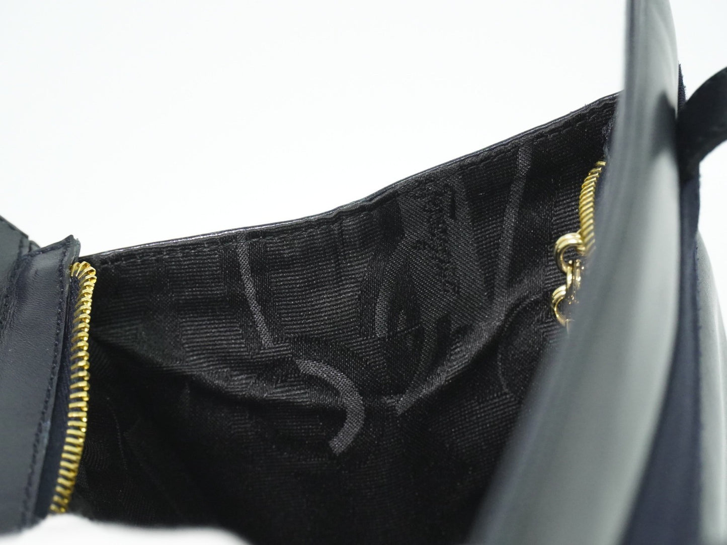 Salvatore Ferragamo Vara shoulder Bag Leather, BLACK, LEATHER, Shoulder bag