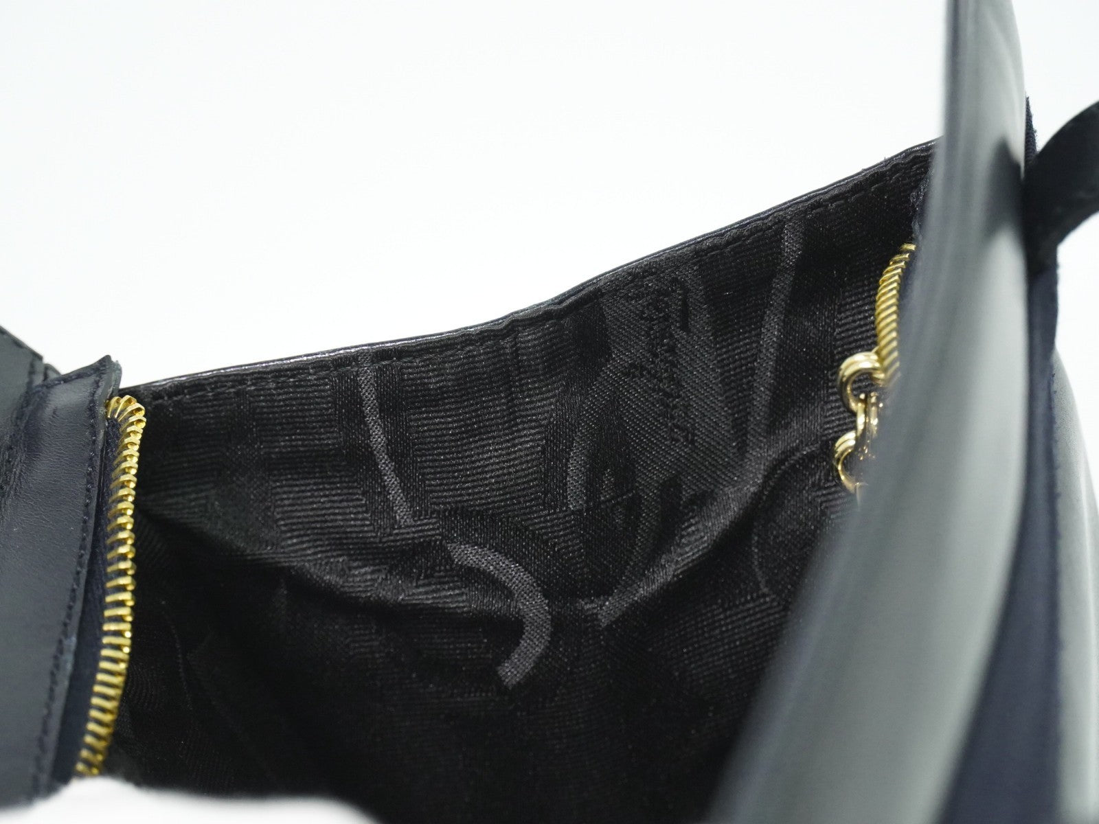 Salvatore Ferragamo Vara shoulder Bag Leather, BLACK, LEATHER, Shoulder bag