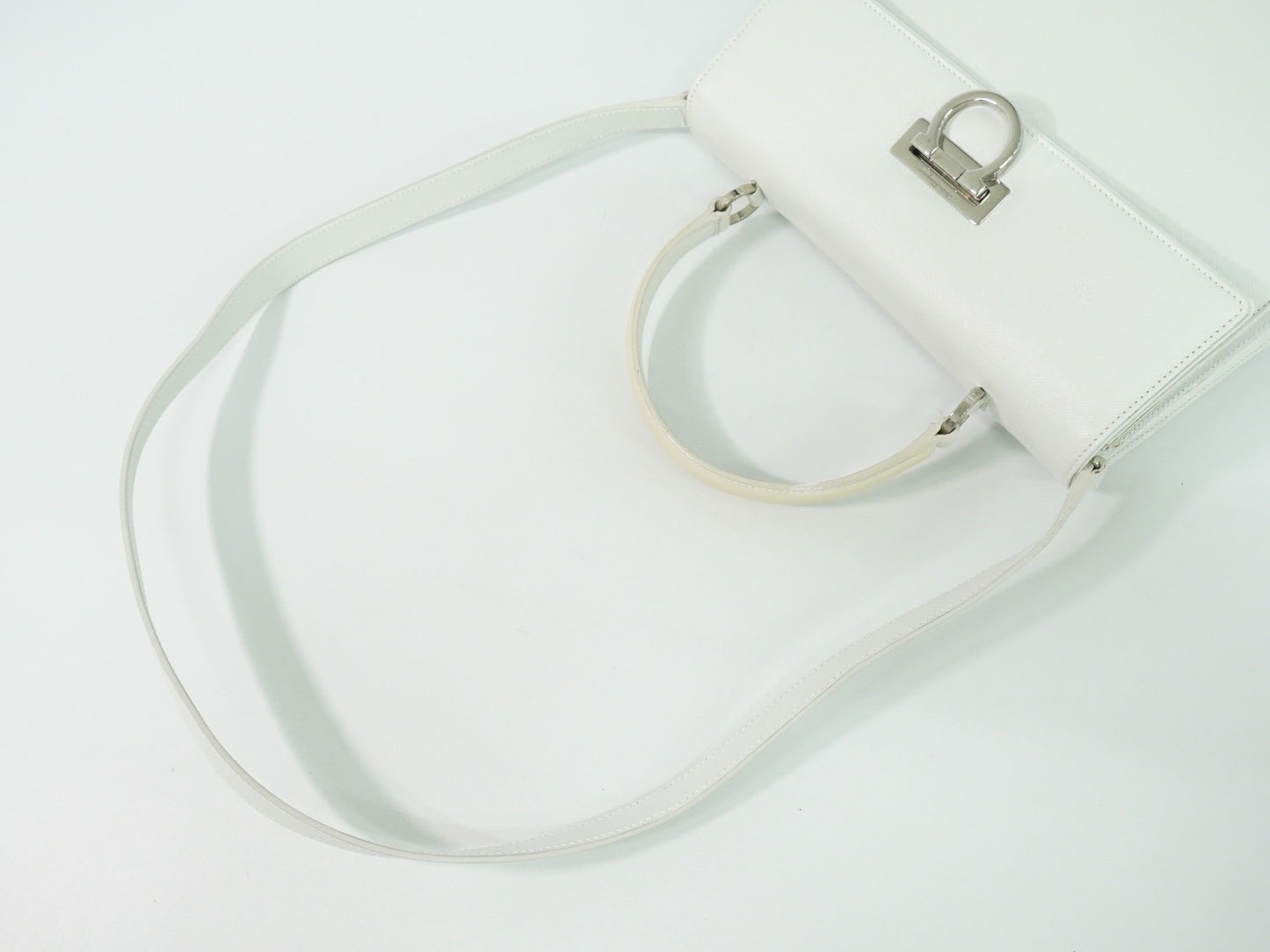 Salvatore Ferragamo Gancini handbag Leather, WHITE, LEATHER, Handbag