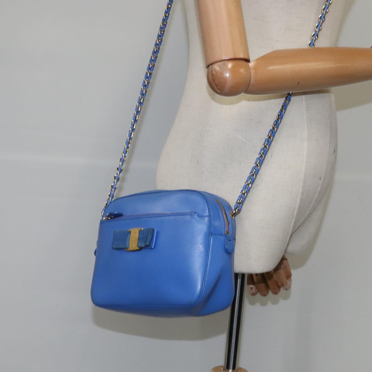 Salvatore Ferragamo Vala Shoulder Bag Leather, BLUE, LEATHER, Shoulder bag