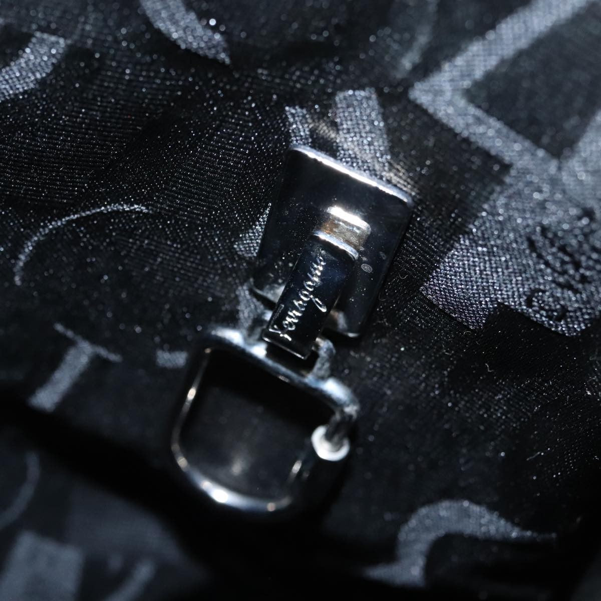 Salvatore Ferragamo Gancini Shoulder Bag Leather, BLACK, LEATHER, Tote bag