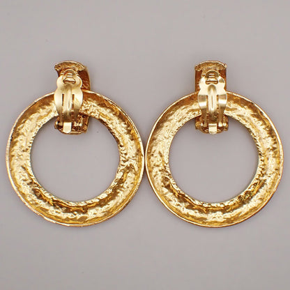 Chanel Vintage CC Round Drop Clip-On Earrings Metal, Gold, Gold Plated, Earrings