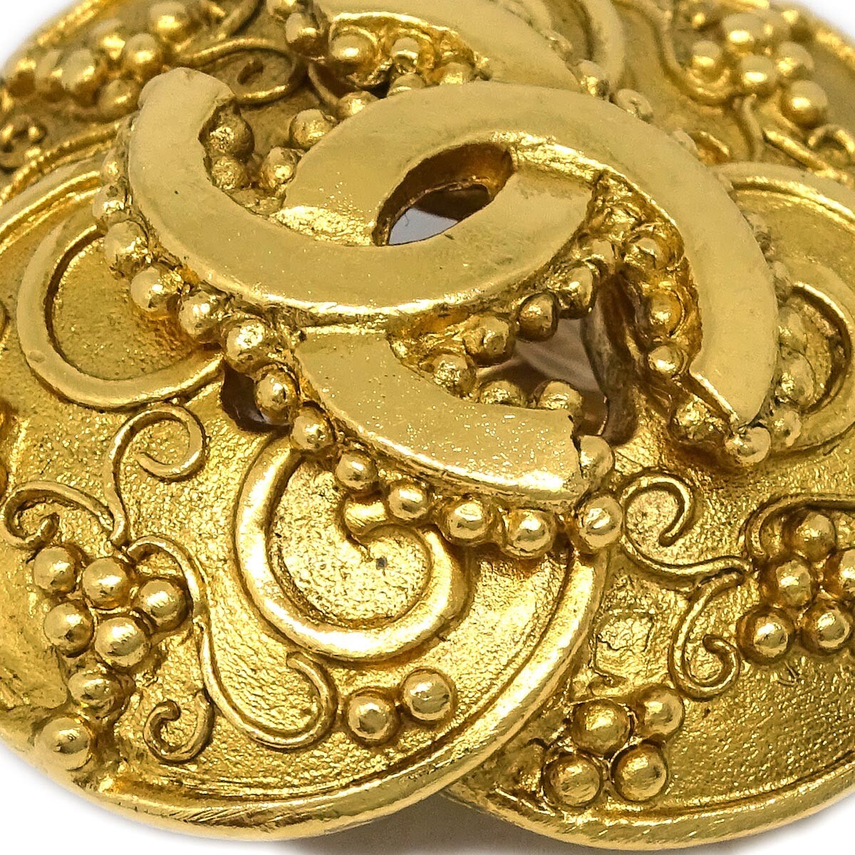 Chanel Clover Round Clip-On Earrings Metal, GOLD, GOLD_PLATED, Earrings