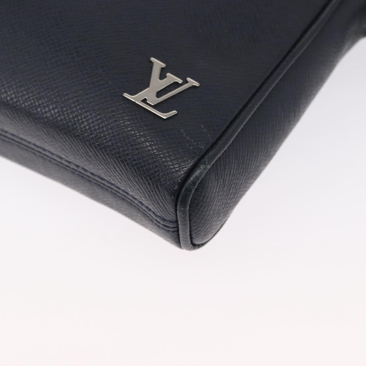 Louis Vuitton Alex Messenger Bag Taiga Leather, NAVY, LEATHER, Shoulder bag