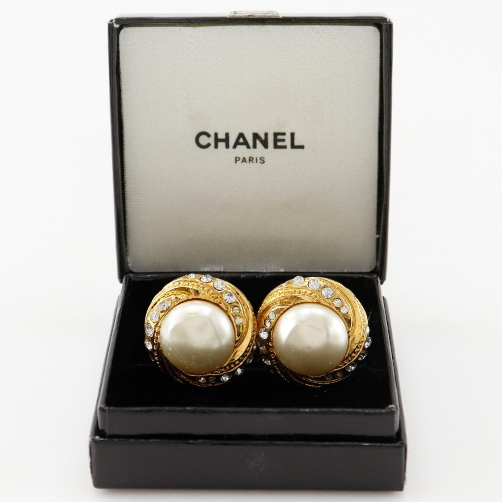 Chanel Vintage Round Clip-On Earrings Metal with Faux Pearl, GOLD, GOLD_PLATED, Earrings