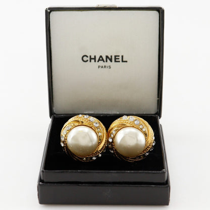 Chanel Vintage Round Clip-On Earrings Metal with Faux Pearl, GOLD, GOLD_PLATED, Earrings