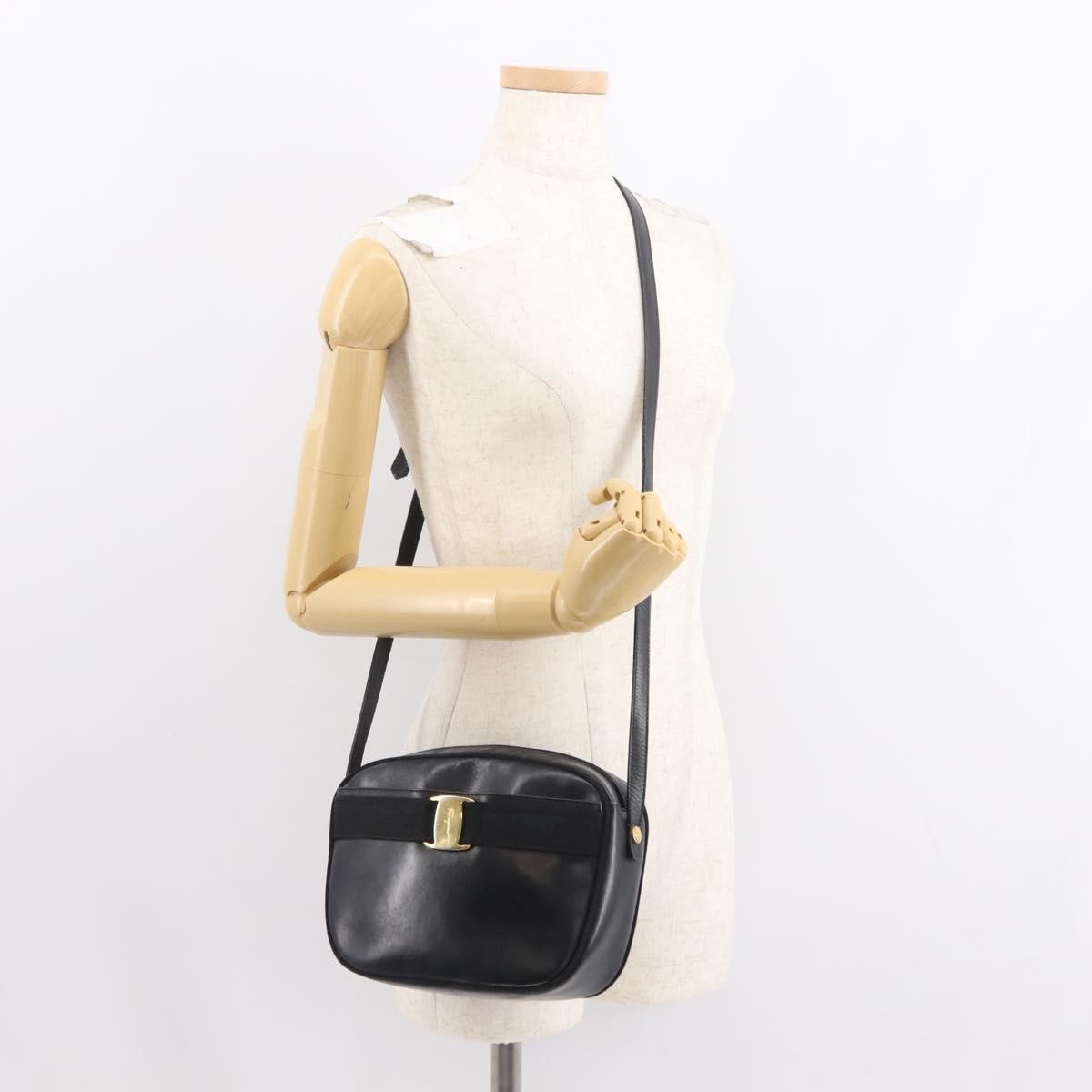 Salvatore Ferragamo Vala Shoulder Bag Leather, BLACK, LEATHER, Shoulder bag