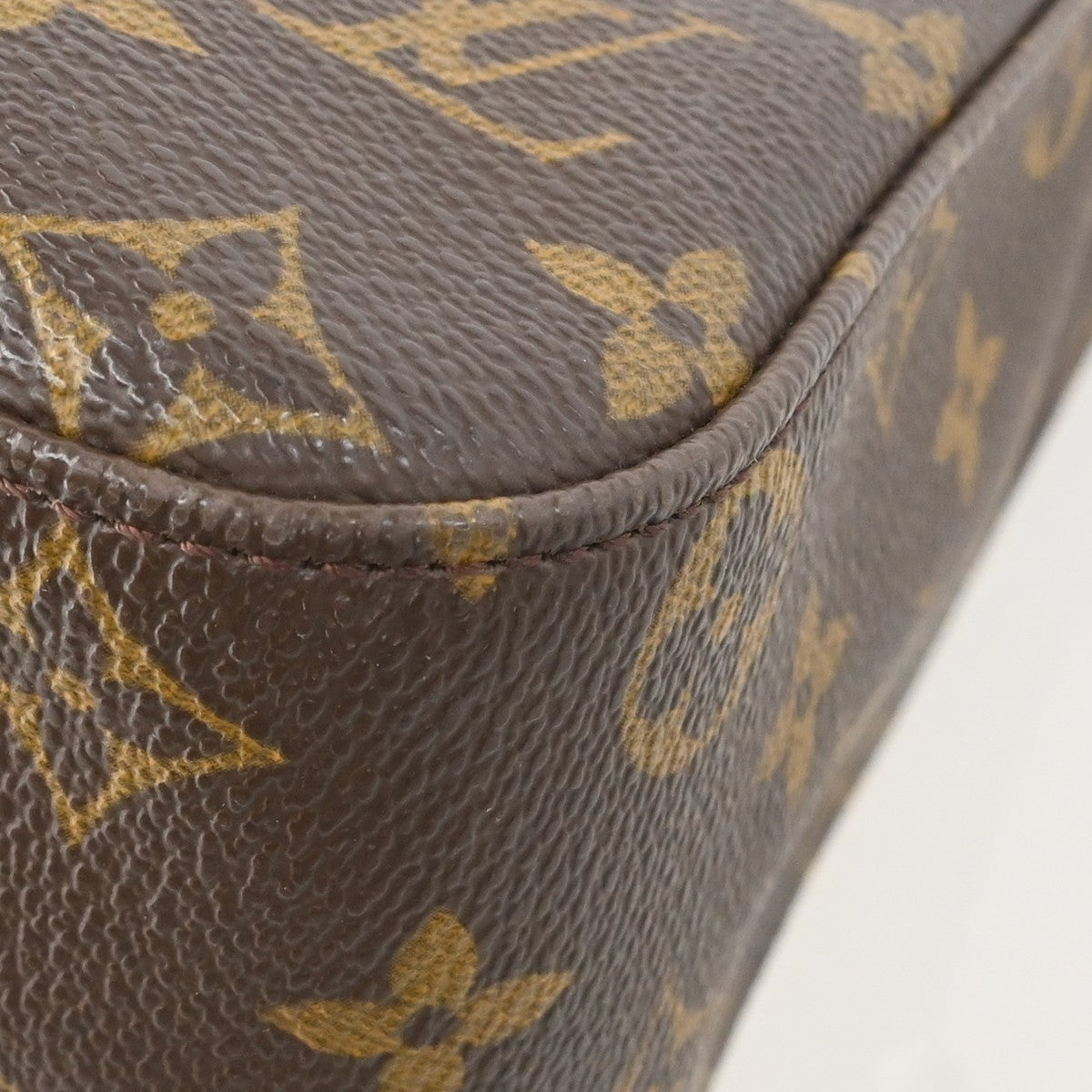 Louis Vuitton Monogram Looping Handbag Monogram Canvas, Brown, Canvas, Shoulder Bag