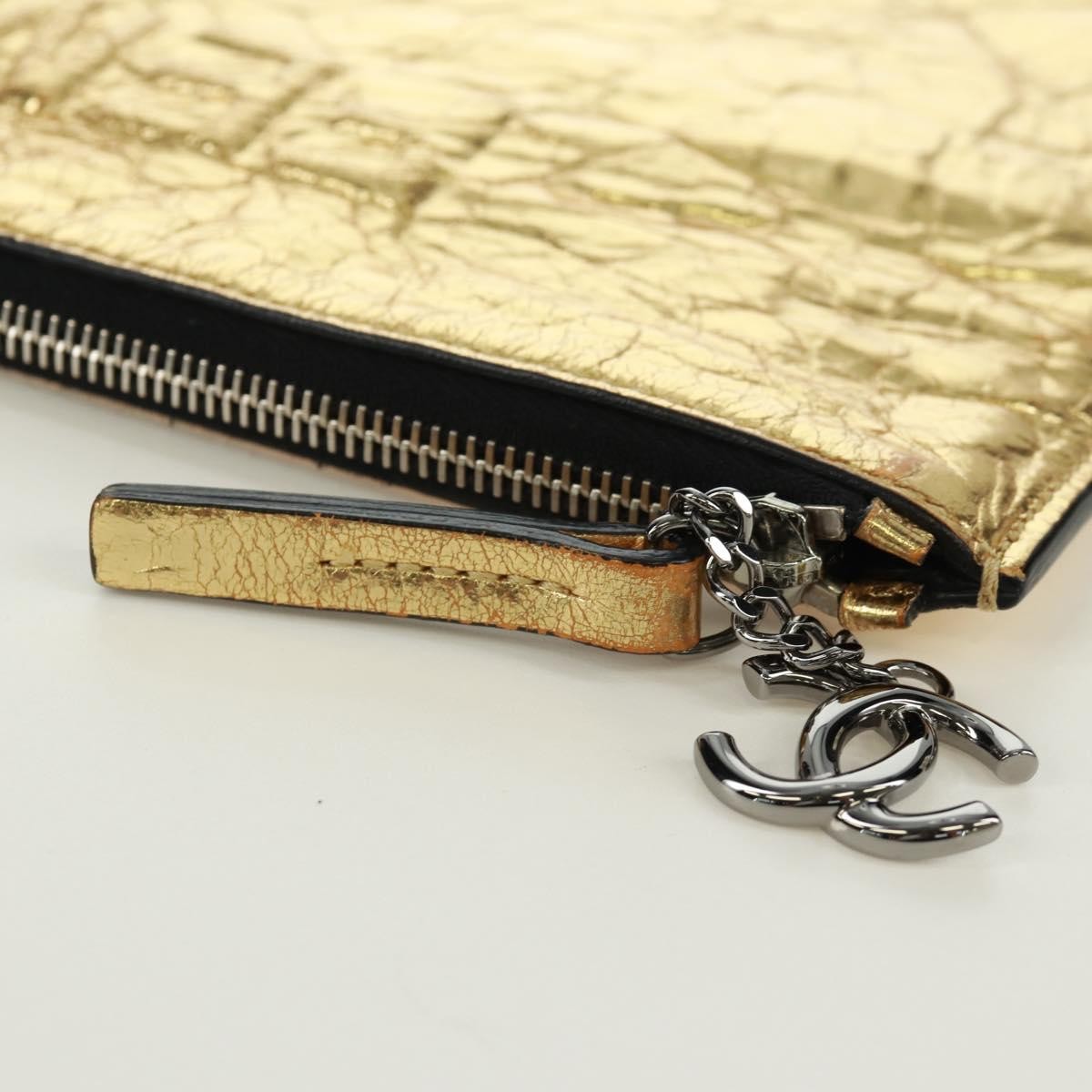 Chanel Feminine Pouch Crinkled Leather, Gold, Leather, Clutch