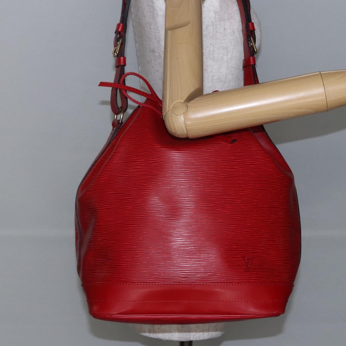 Louis Vuitton Noe Handbag Epi leather, RED, LEATHER, Handbag