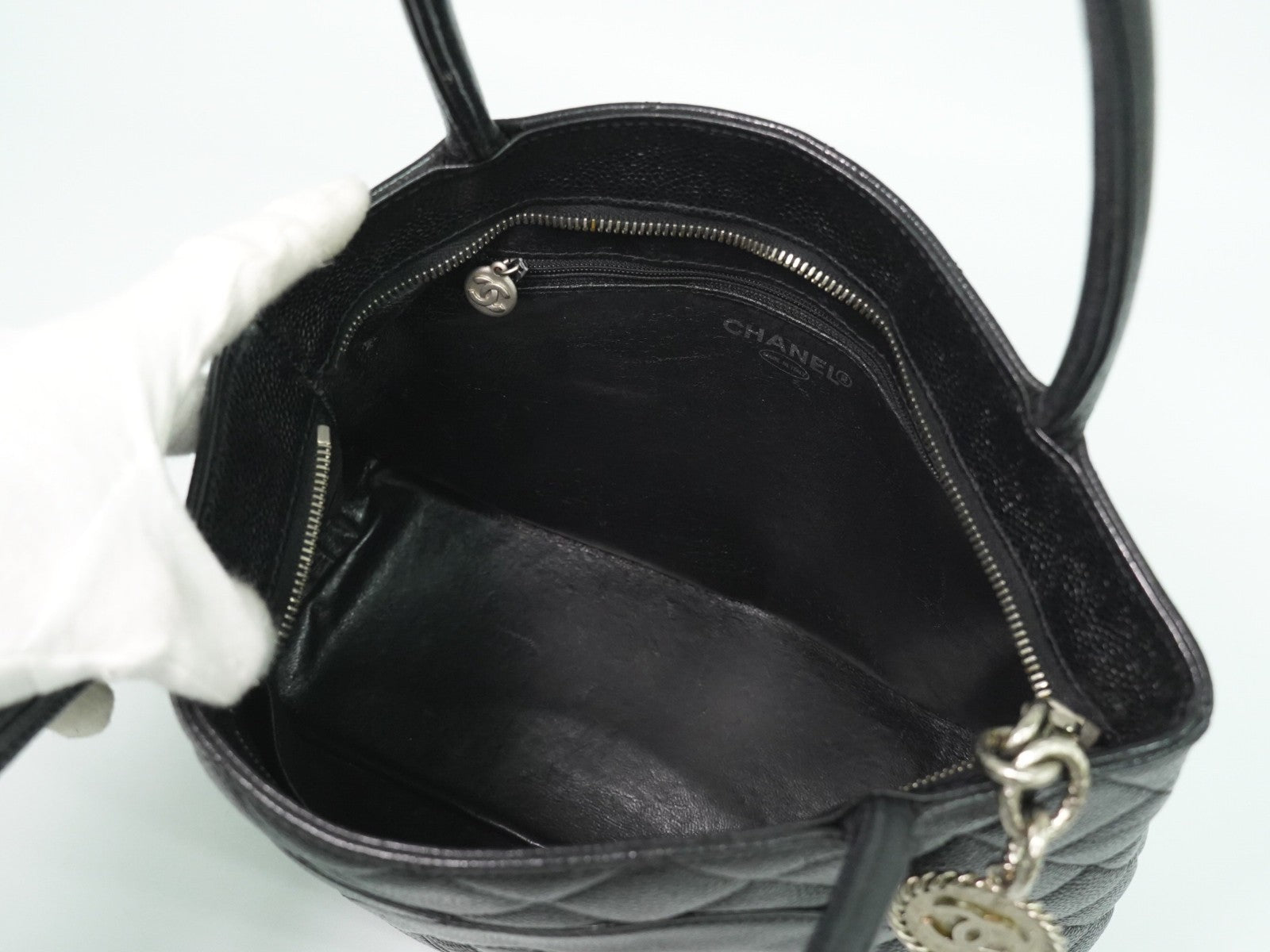 Chanel Medallion Tote Quilted Caviar, BLACK, LEATHER, Tote bag