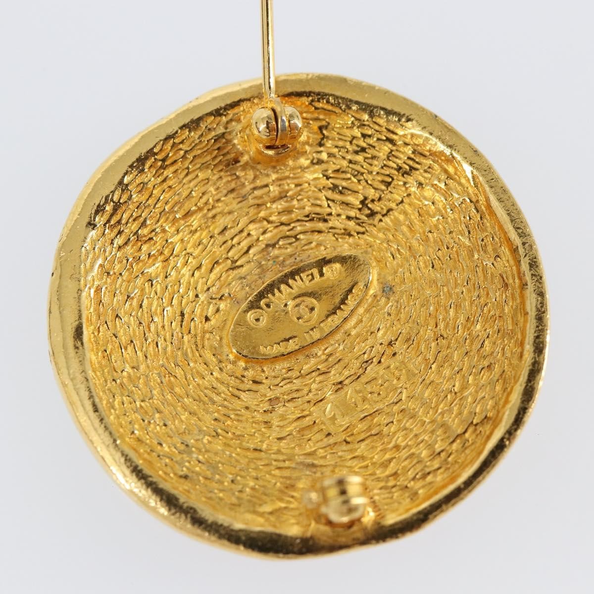 Chanel Vintage 31 Rue Cambon Round Brooch Metal, GOLD, METAL, Brooch