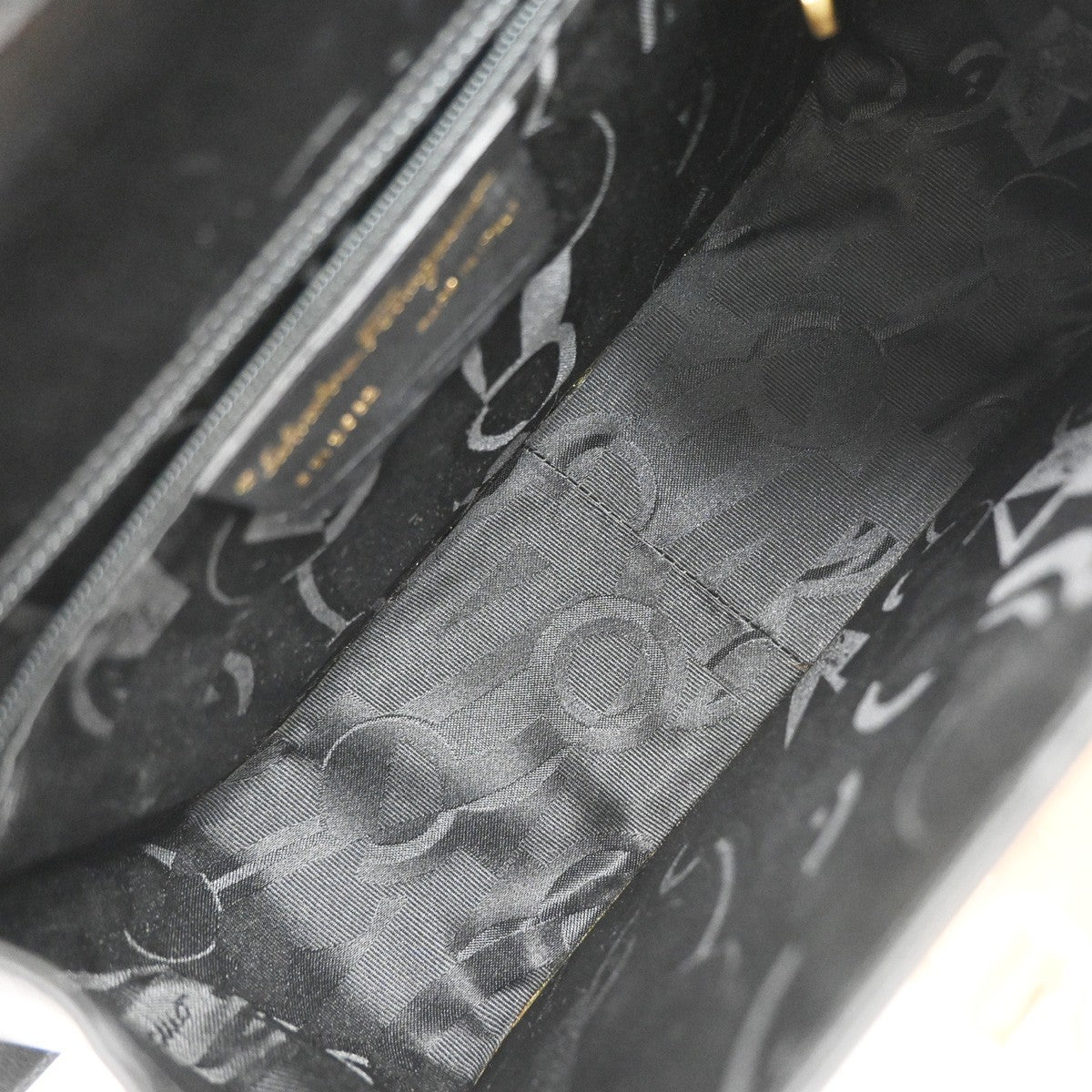 Salvatore Ferragamo Gancini Shoulder Bag Leather, BLACK, LEATHER, Shoulder bag