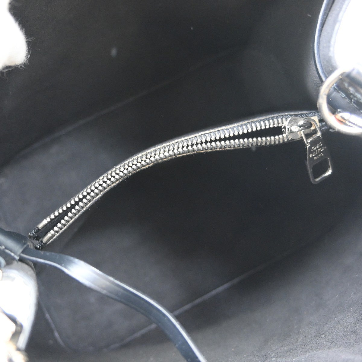 Louis Vuitton NeoNoe Handbag Epi Leather, Black, Leather, Handbag