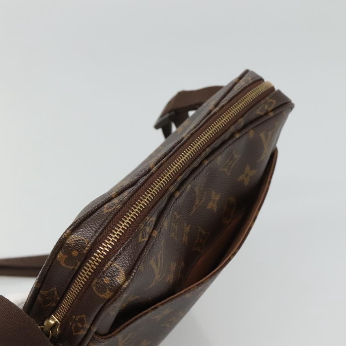 Louis Vuitton Trotteur Beaubourg Handbag Monogram Canvas, BROWN, CANVAS, Handbag